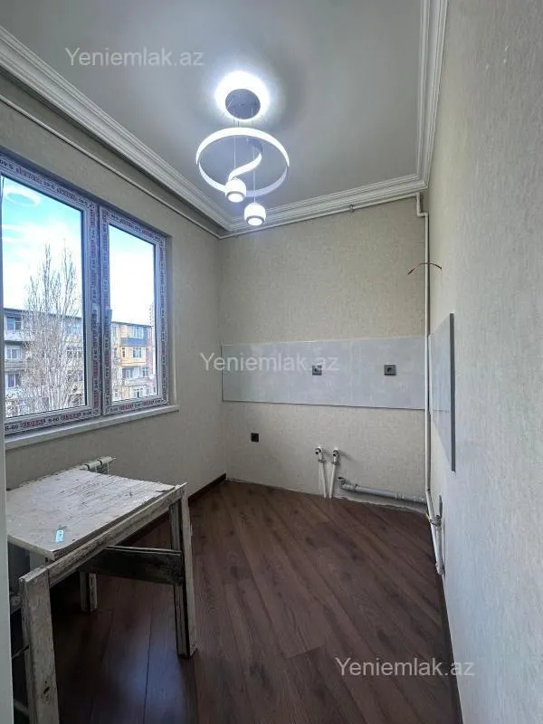 Satılır 2 otaqlı köhnə tikili 55 m²