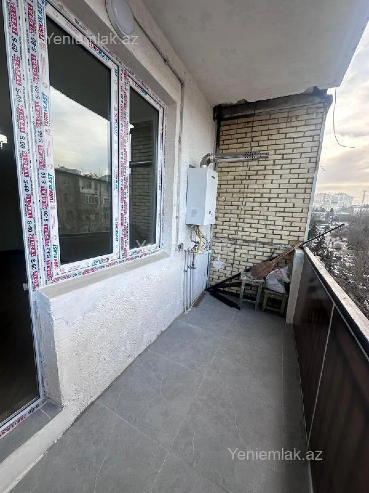 Satılır 2 otaqlı köhnə tikili 55 m²