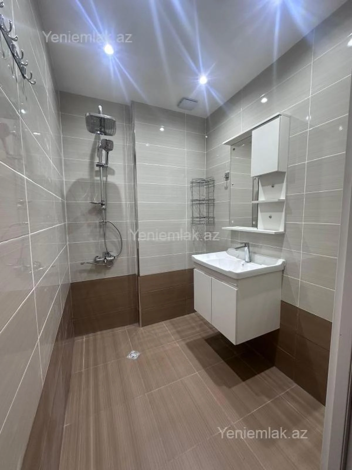 Satılır 2 otaqlı köhnə tikili 55 m²