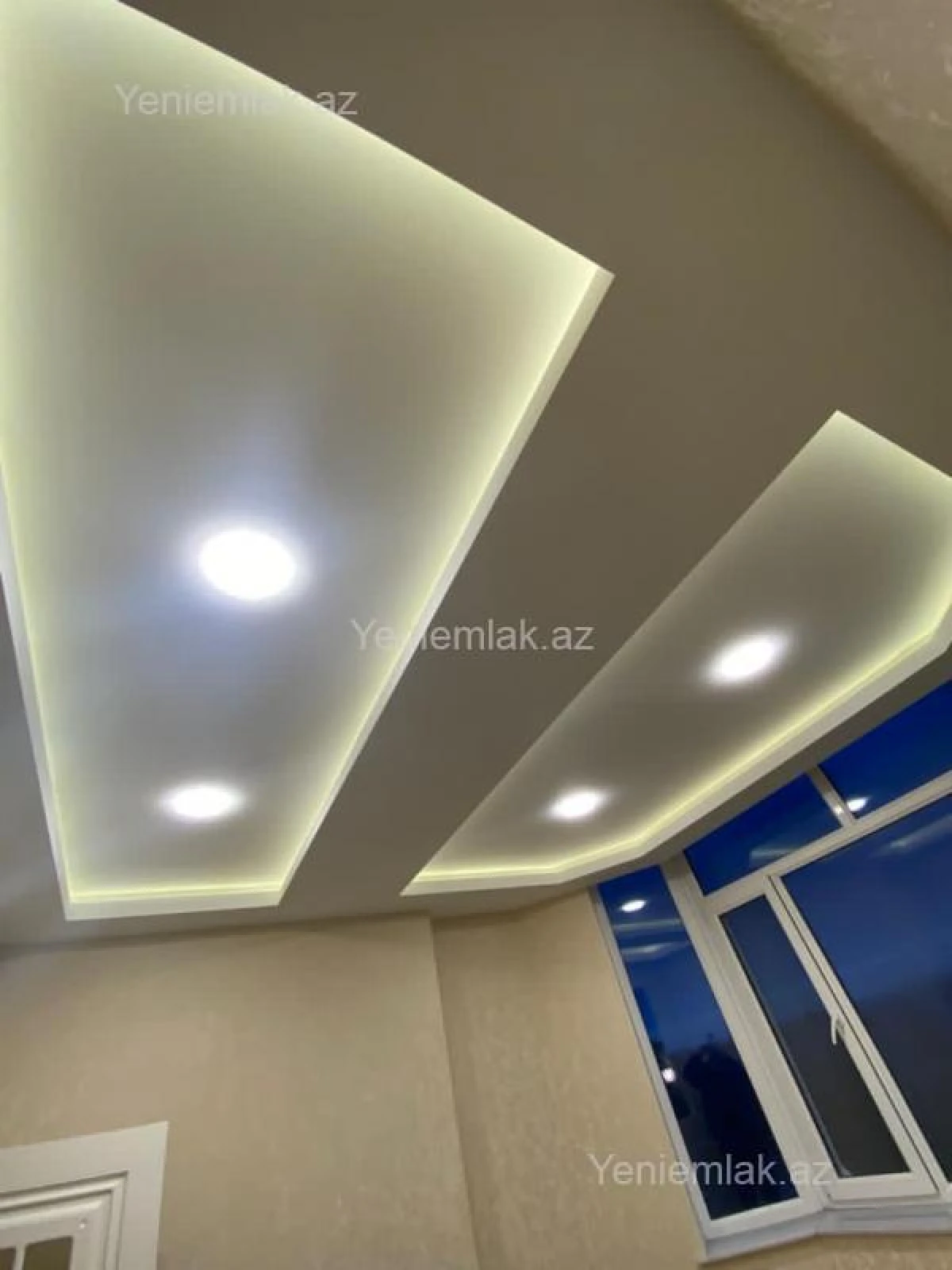 Satılır 2 otaqlı yeni tikili 95 m²