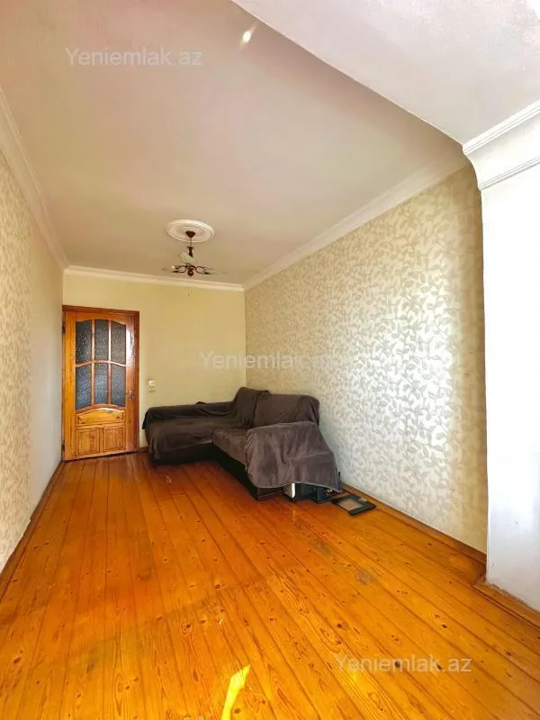 Satılır 2 otaqlı köhnə tikili 40 m²