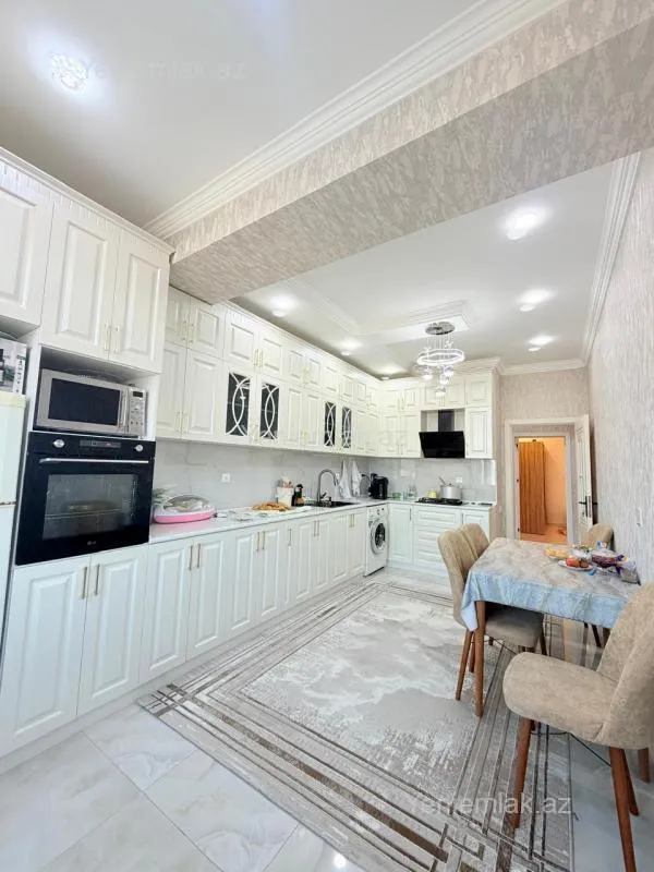 Satılır 3 otaqlı yeni tikili 131 m²