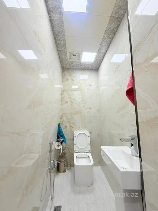 Satılır 3 otaqlı yeni tikili 131 m²