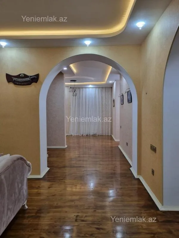 Satılır 6 otaqlı həyət evi 260 m²