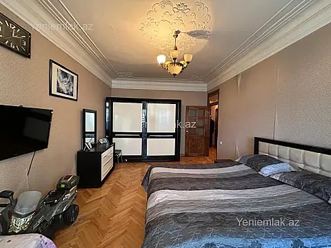 Satılır 3 otaqlı köhnə tikili 100 m²