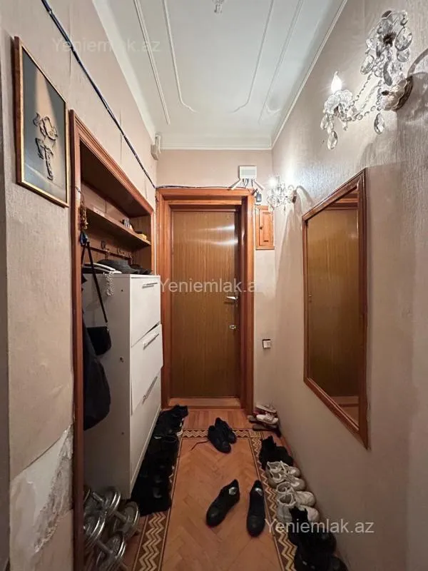 Satılır 3 otaqlı köhnə tikili 100 m²