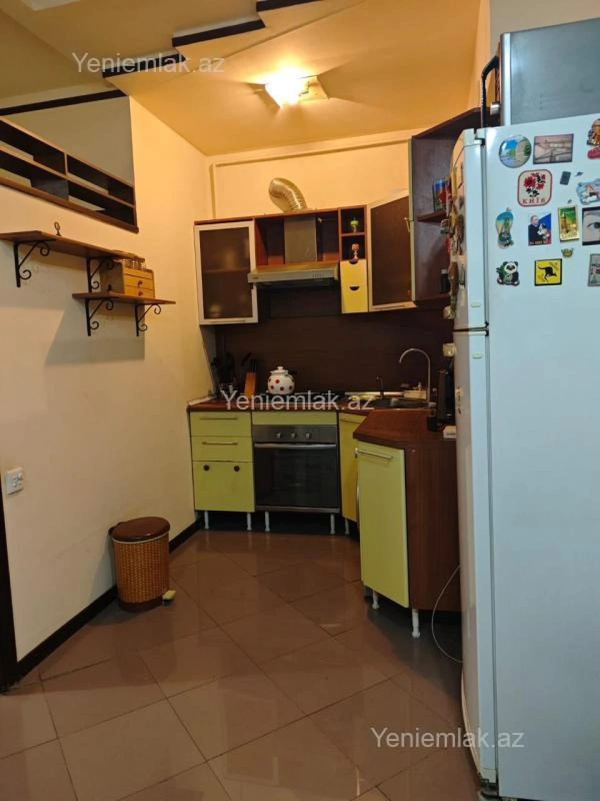 Satılır 3 otaqlı köhnə tikili 100 m²