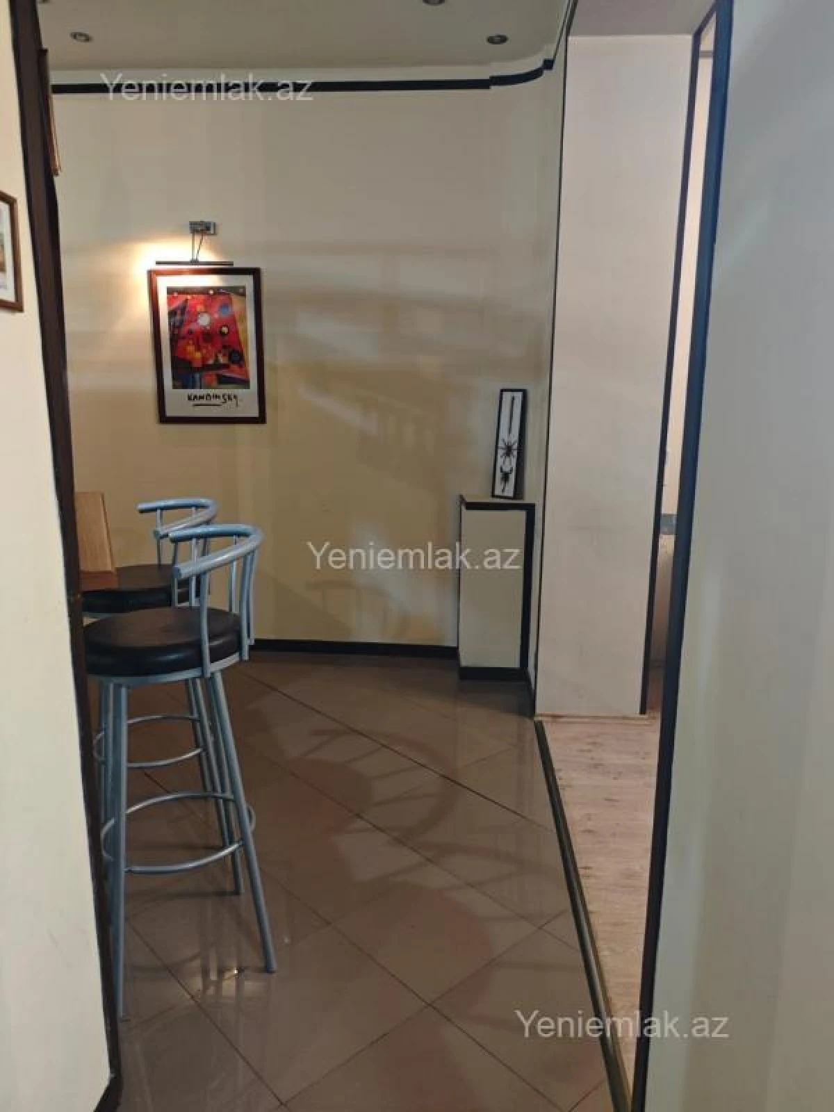 Satılır 3 otaqlı köhnə tikili 100 m²