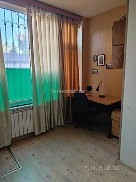 Satılır 3 otaqlı köhnə tikili 100 m²
