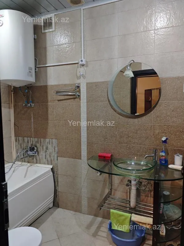 Satılır 3 otaqlı köhnə tikili 100 m²