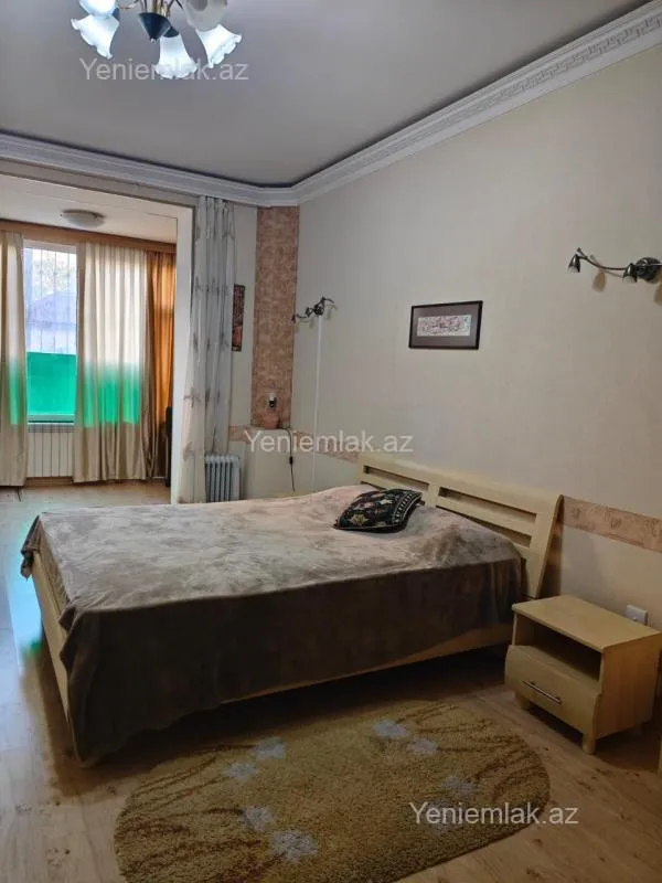 Satılır 3 otaqlı köhnə tikili 100 m²