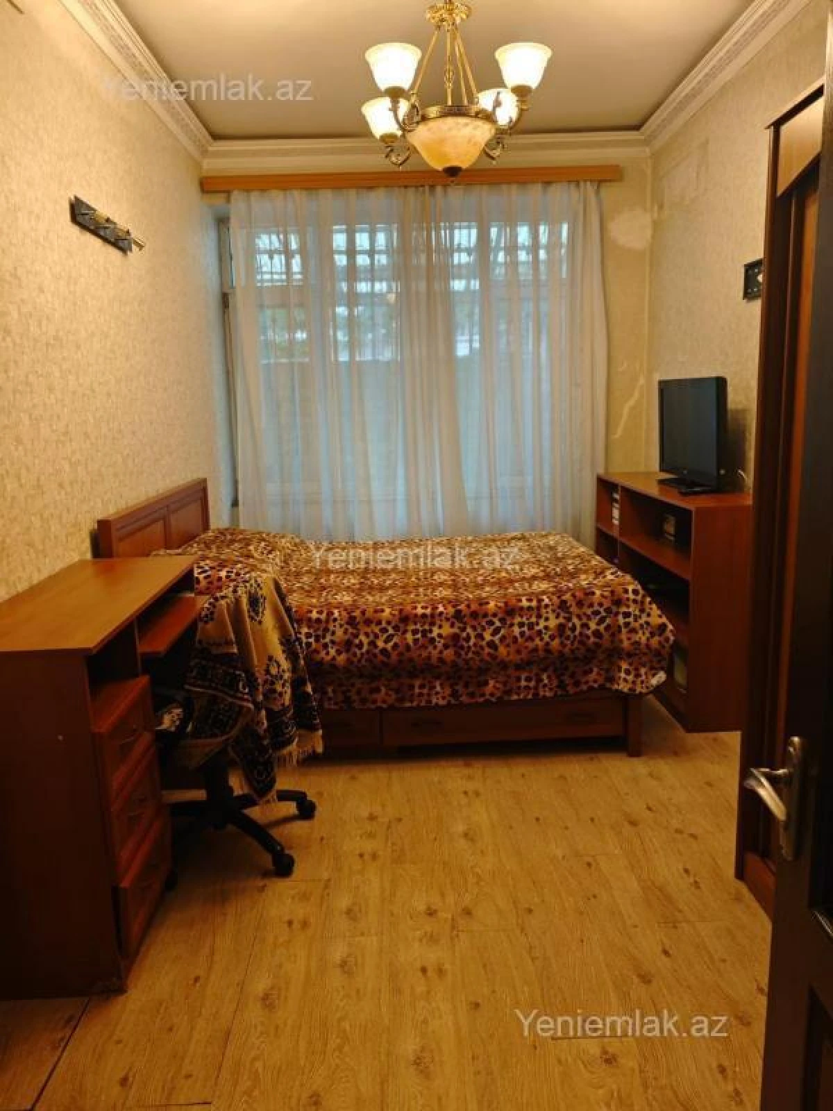 Satılır 3 otaqlı köhnə tikili 100 m²