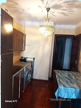 Kirayə verilir 3 otaqlı köhnə tikili 72 m²