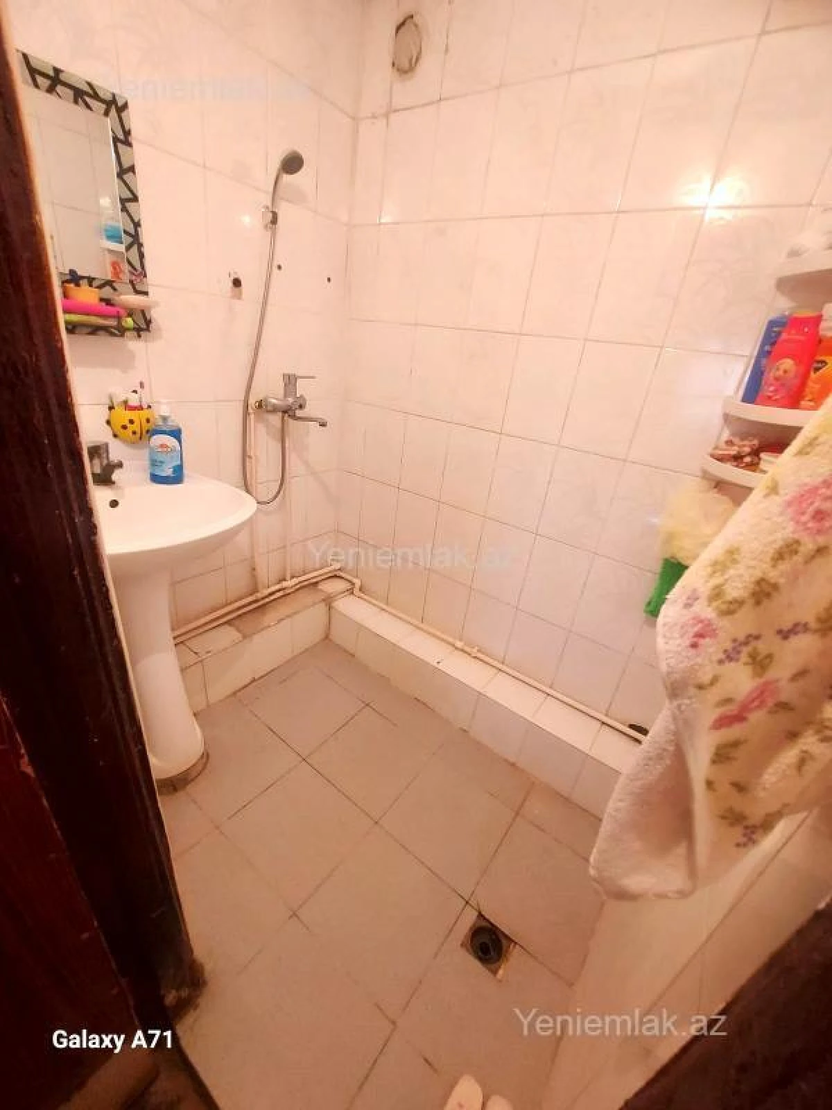 Kirayə verilir 3 otaqlı köhnə tikili 72 m²