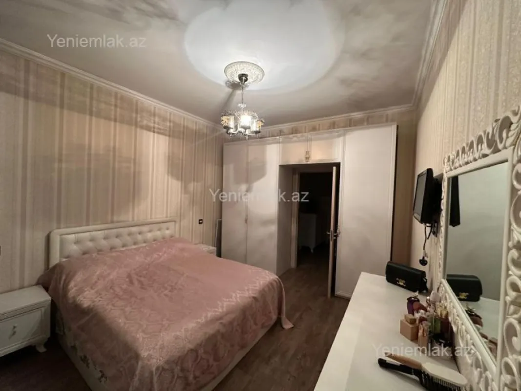 Satılır 3 otaqlı yeni tikili 76 m²