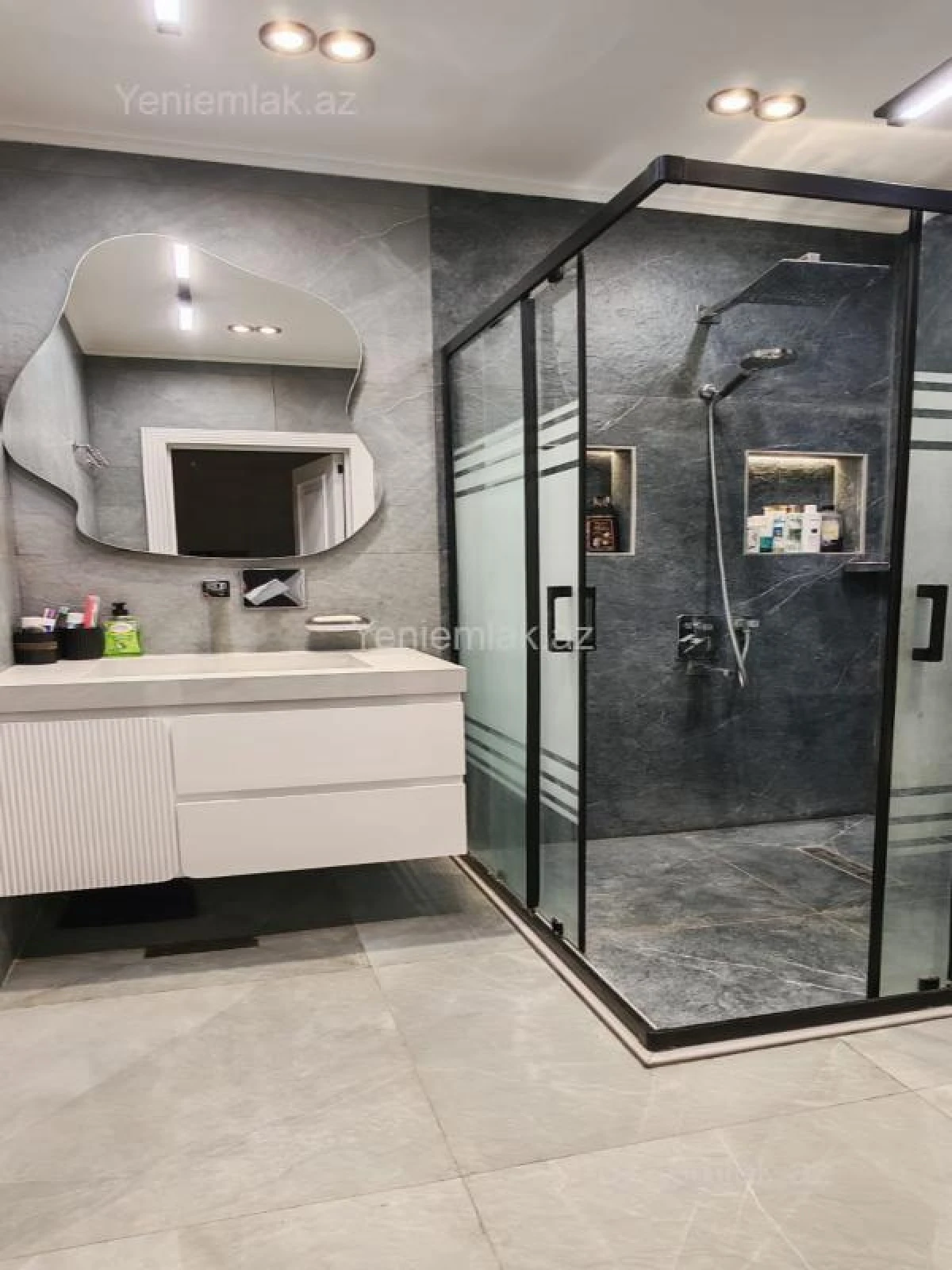 Satılır 3 otaqlı yeni tikili 110 m²