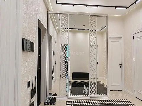 Satılır 3 otaqlı yeni tikili 110 m²