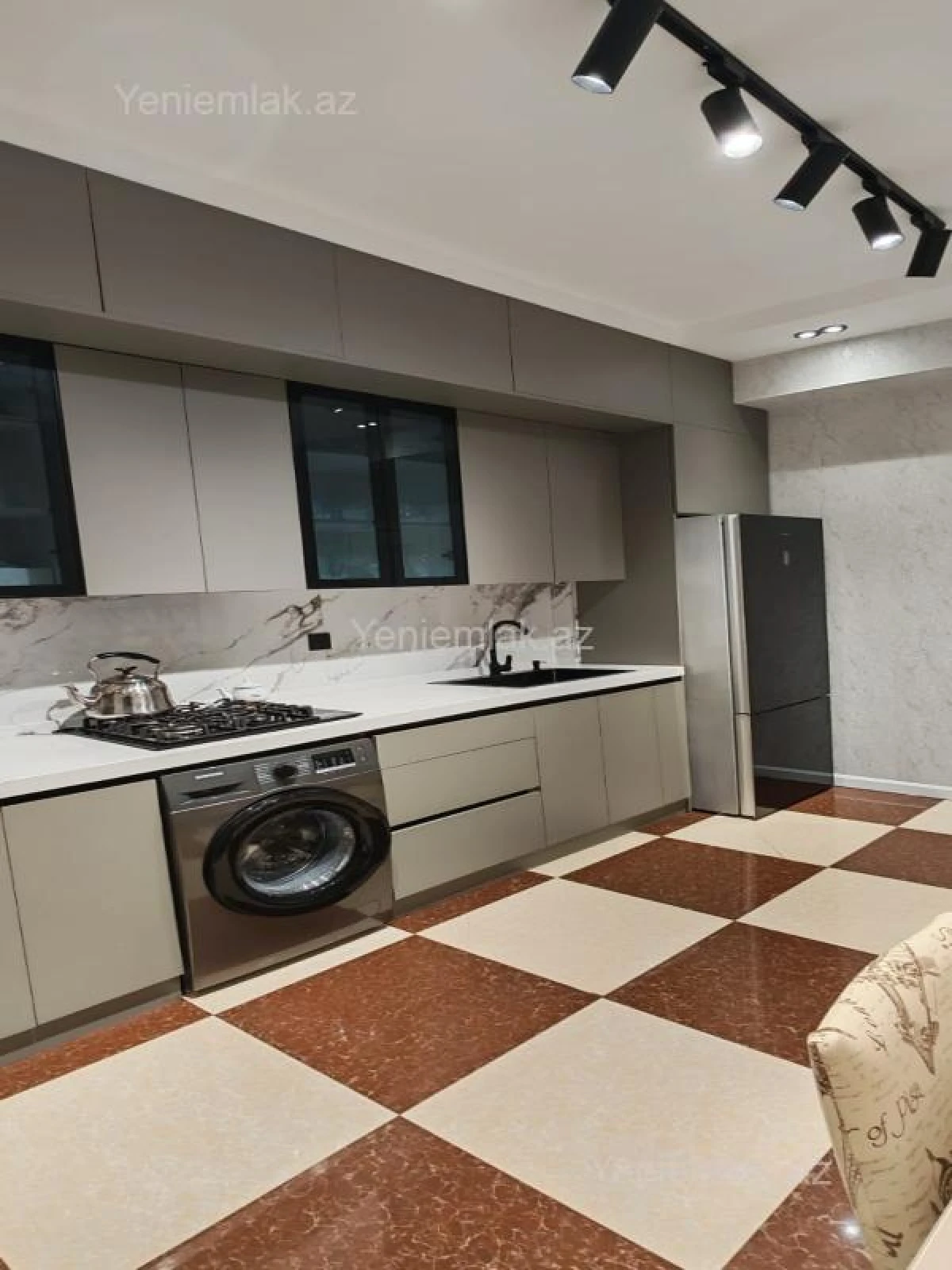 Satılır 3 otaqlı yeni tikili 110 m²