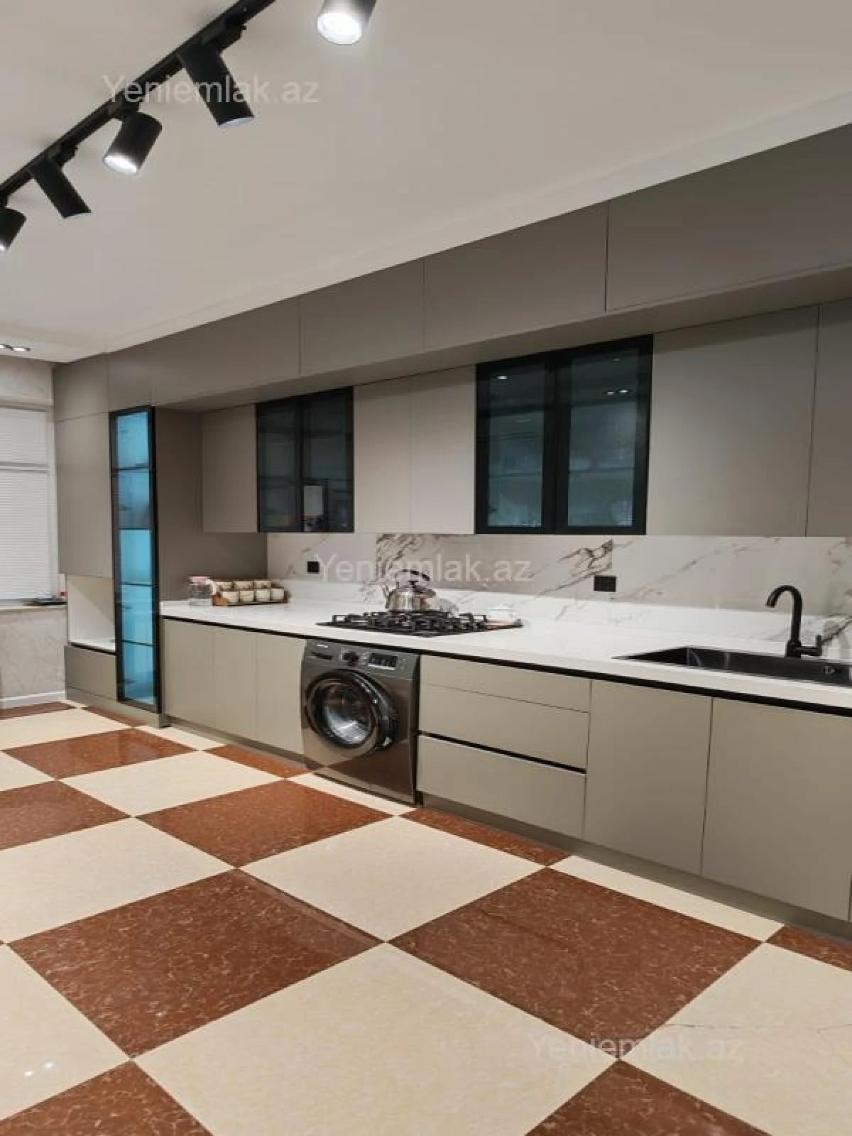 Satılır 3 otaqlı yeni tikili 110 m²