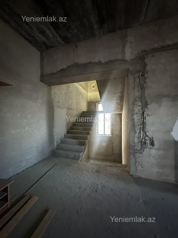Satılır 7 otaqlı həyət evi 340 m²
