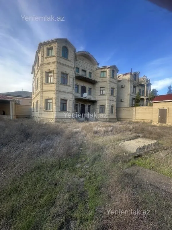 Satılır 7 otaqlı həyət evi 340 m²