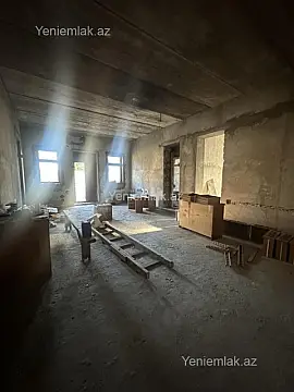 Satılır 7 otaqlı həyət evi 340 m²