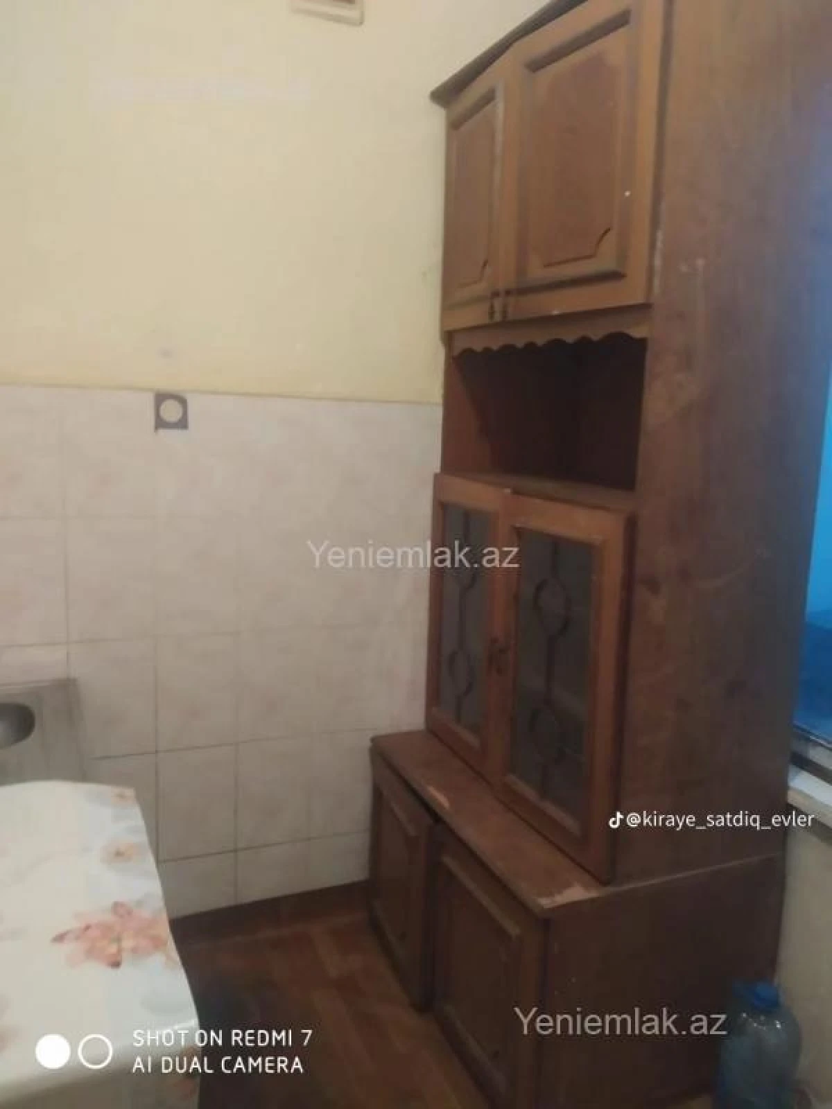 Satılır 2 otaqlı köhnə tikili 65 m²