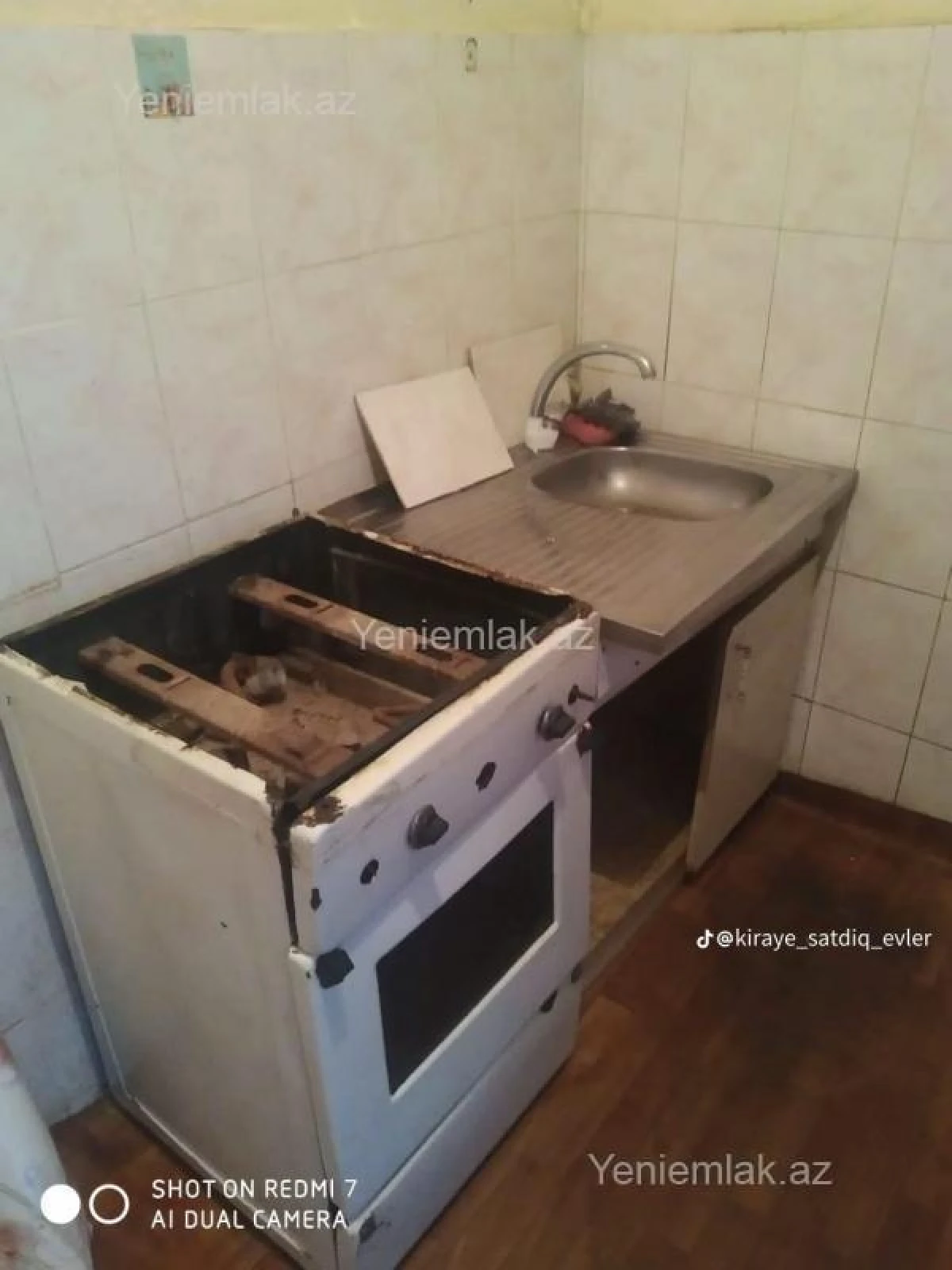 Satılır 2 otaqlı köhnə tikili 65 m²