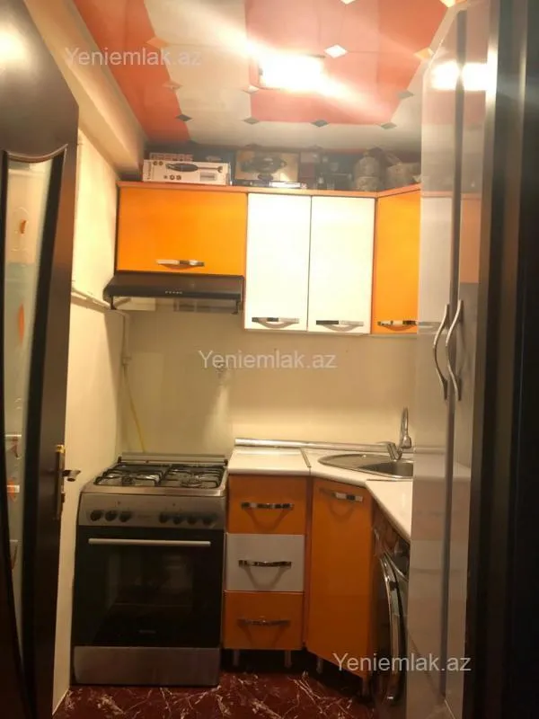 Satılır 2 otaqlı köhnə tikili 67 m²