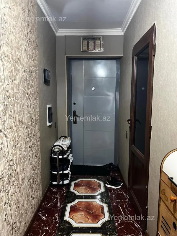 Satılır 2 otaqlı köhnə tikili 67 m²