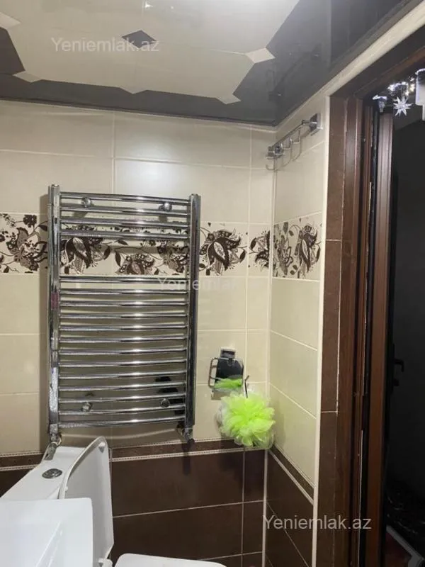 Satılır 2 otaqlı köhnə tikili 67 m²