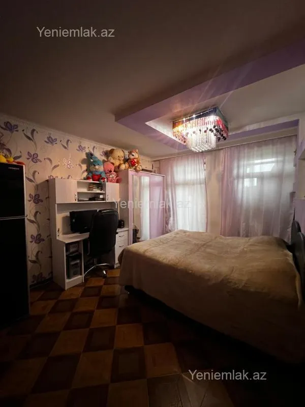 Satılır 2 otaqlı köhnə tikili 67 m²