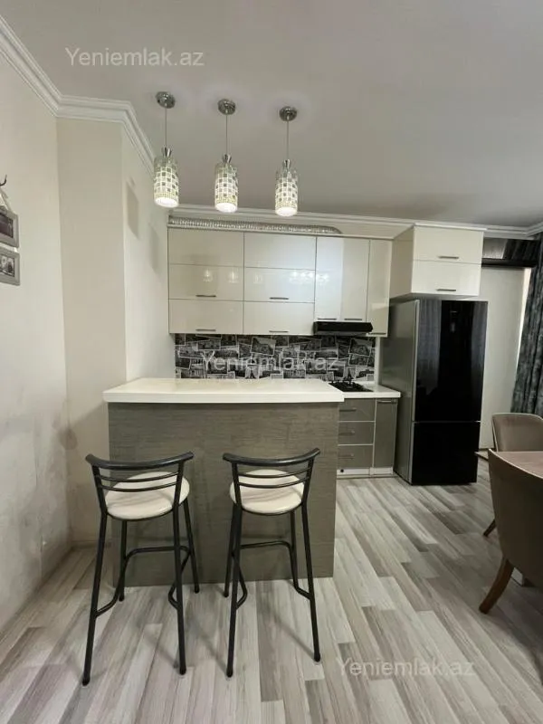 Satılır 3 otaqlı yeni tikili 82 m²