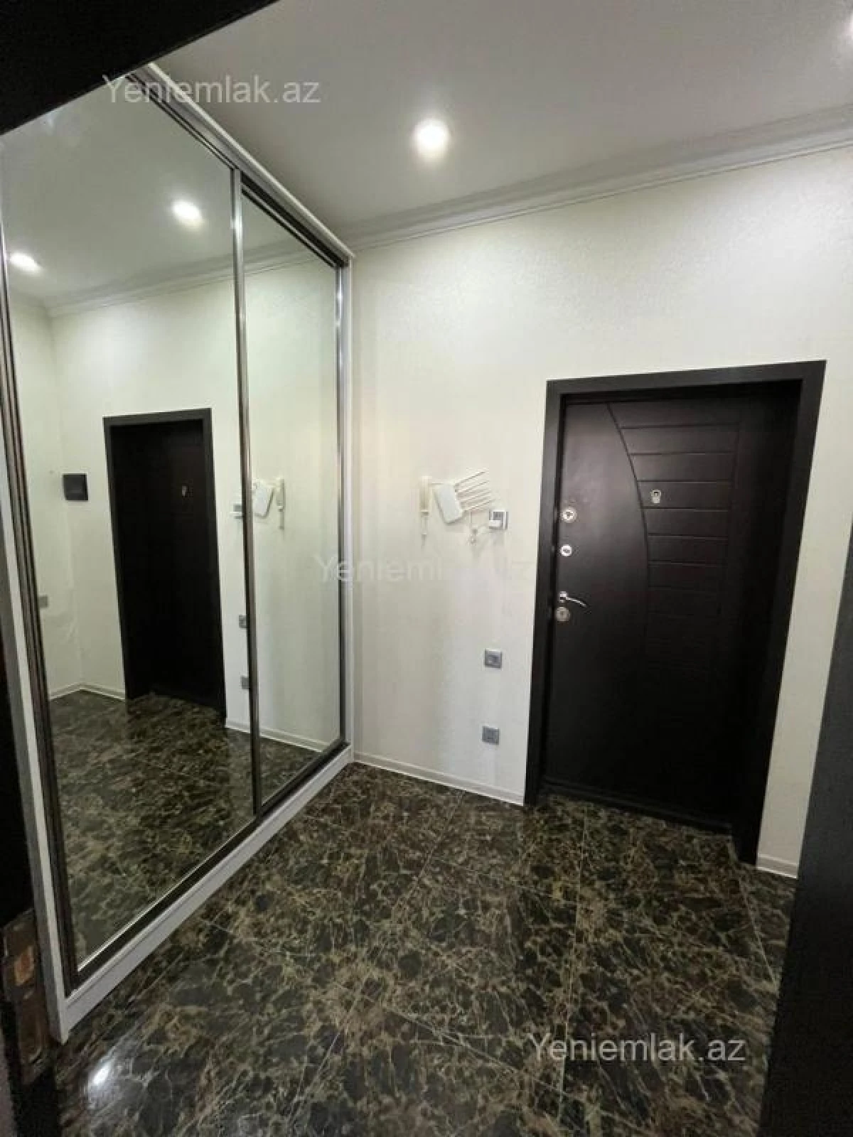 Satılır 3 otaqlı yeni tikili 82 m²