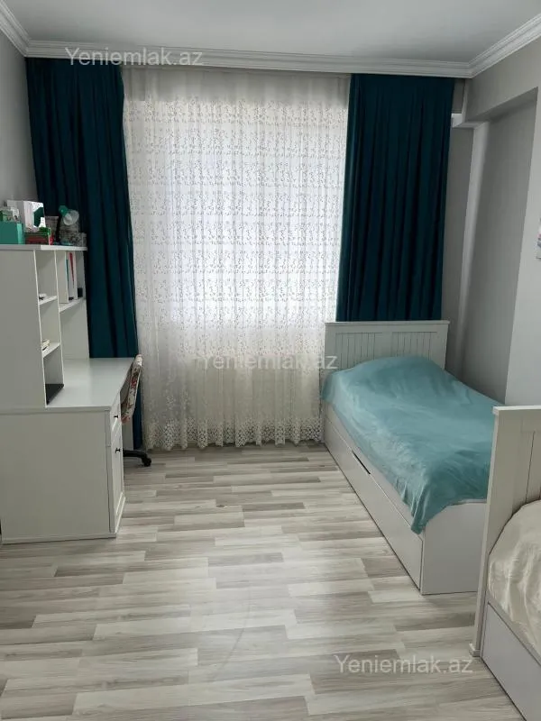 Satılır 3 otaqlı yeni tikili 82 m²