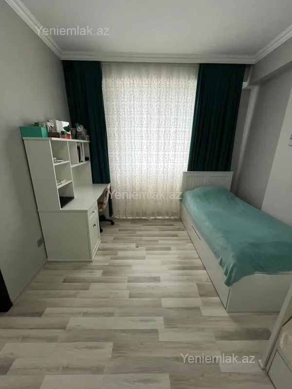 Satılır 3 otaqlı yeni tikili 82 m²
