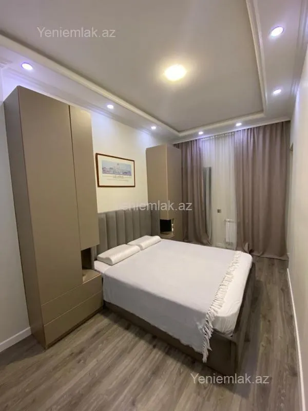 Satılır 3 otaqlı köhnə tikili 114 m²