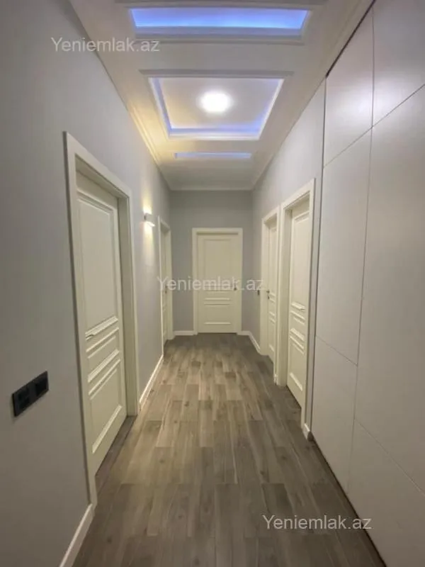Satılır 3 otaqlı köhnə tikili 114 m²