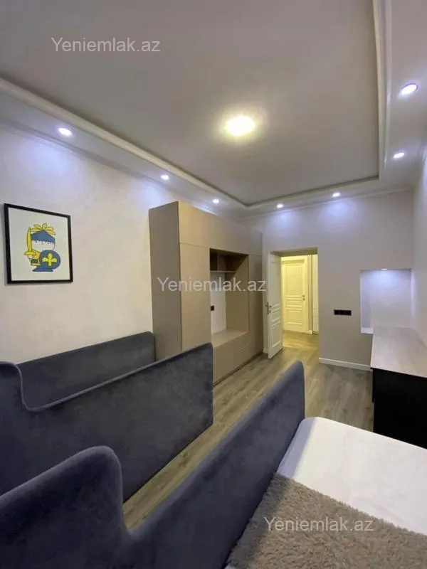 Satılır 3 otaqlı köhnə tikili 114 m²