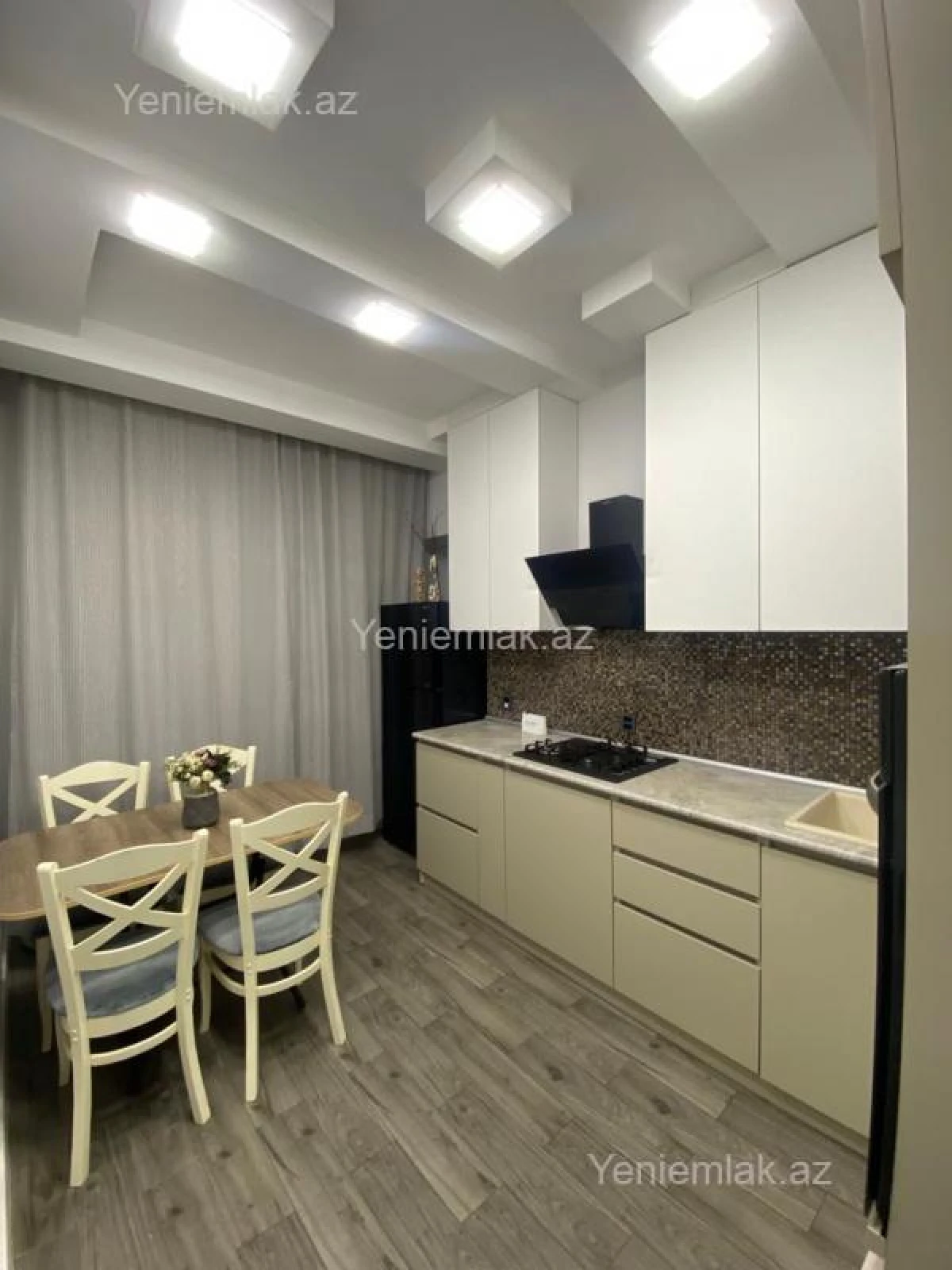 Satılır 3 otaqlı köhnə tikili 114 m²