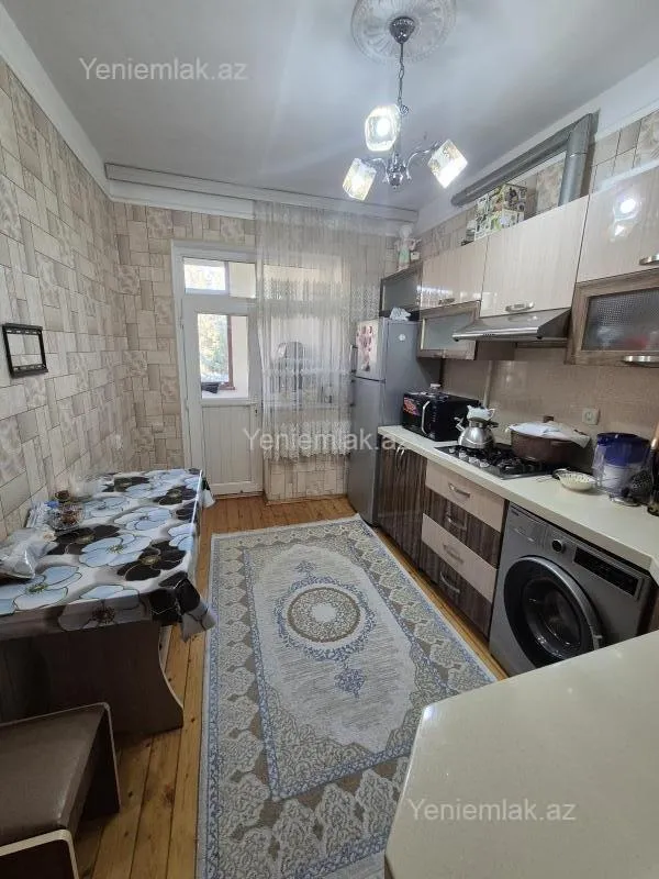 Satılır 3 otaqlı köhnə tikili 70 m²