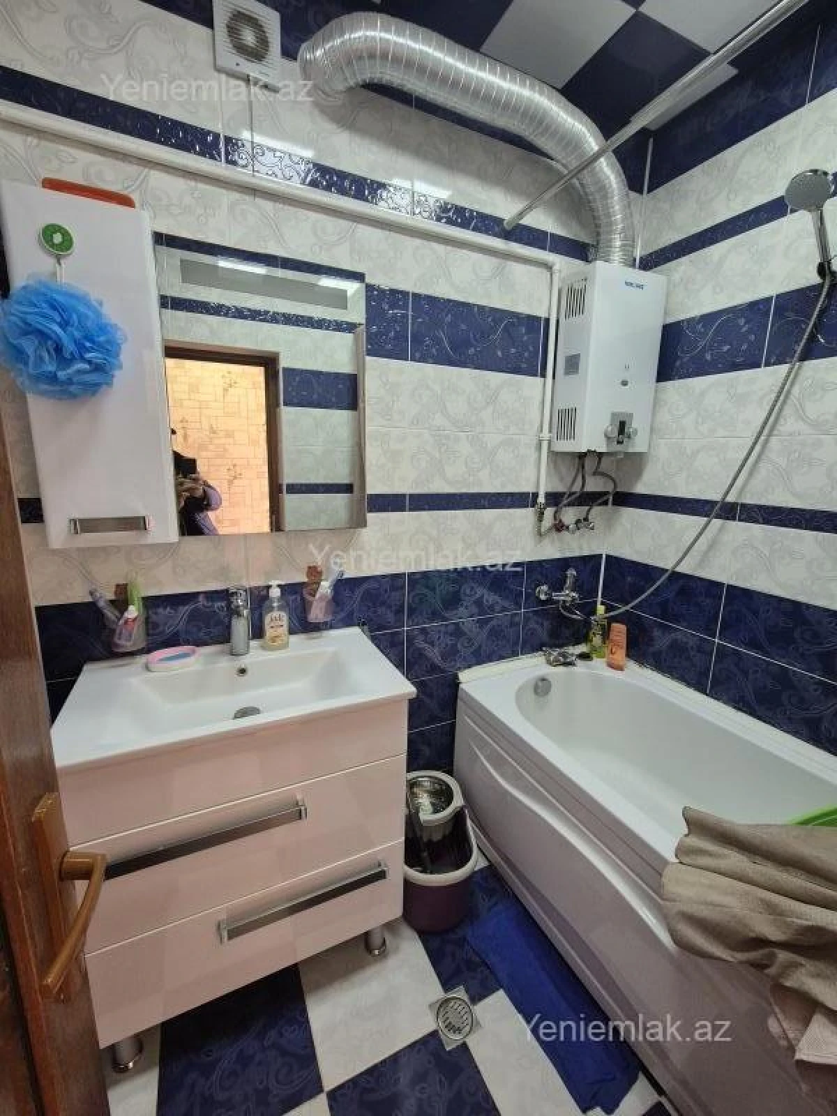 Satılır 3 otaqlı köhnə tikili 70 m²