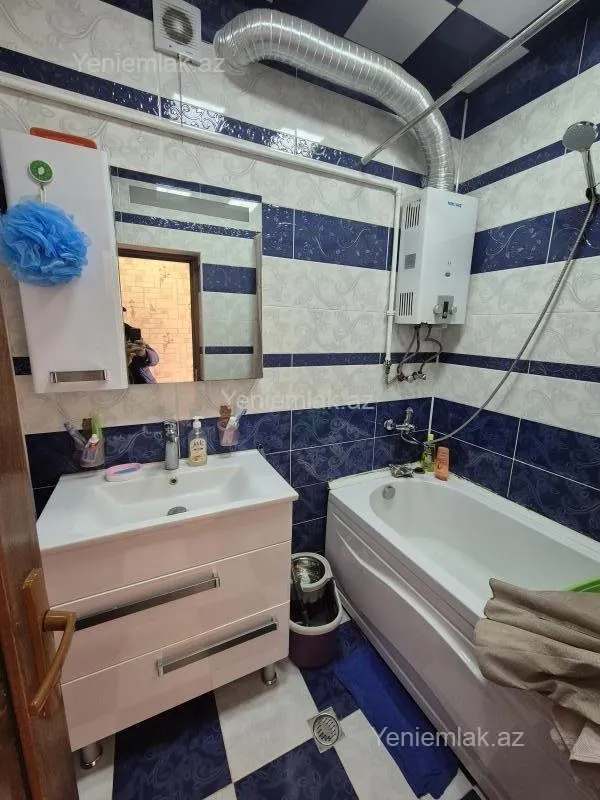 Satılır 3 otaqlı köhnə tikili 70 m²