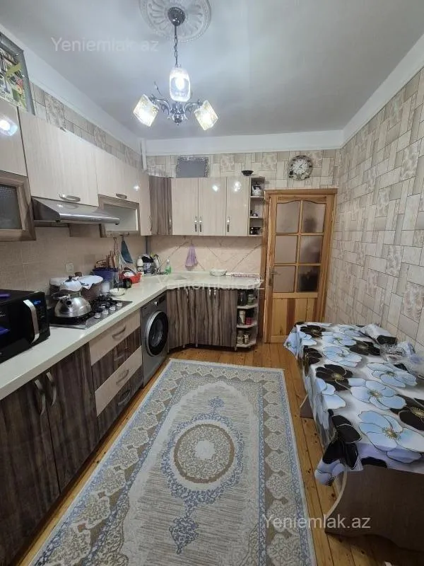 Satılır 3 otaqlı köhnə tikili 70 m²