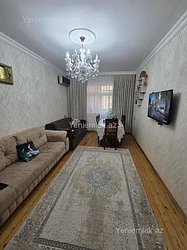 Satılır 3 otaqlı köhnə tikili 70 m² — Sumqayıt, 8-ci mikrorayon 3 otaq 70.00 m²