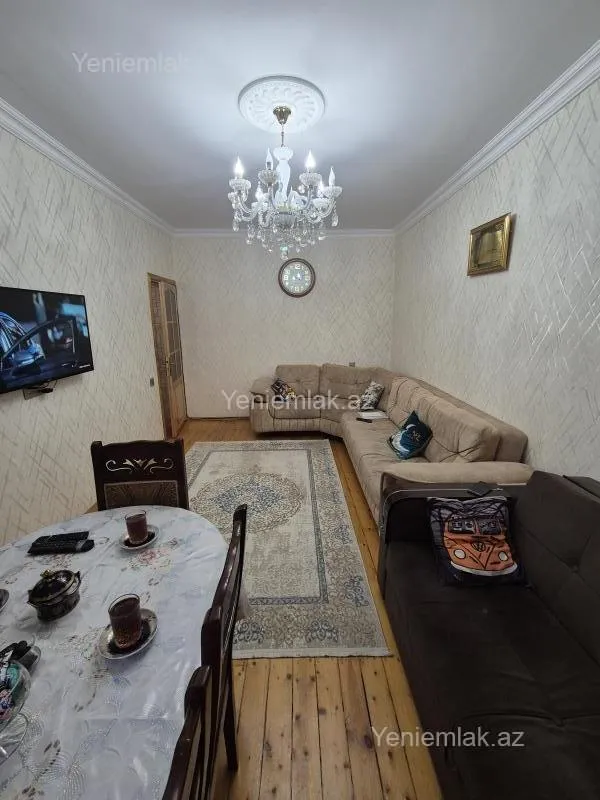 Satılır 3 otaqlı köhnə tikili 70 m²