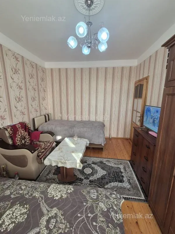 Satılır 3 otaqlı köhnə tikili 70 m²