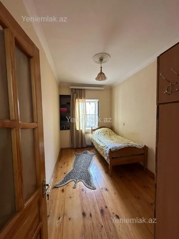 Satılır 7 otaqlı həyət evi 270 m²