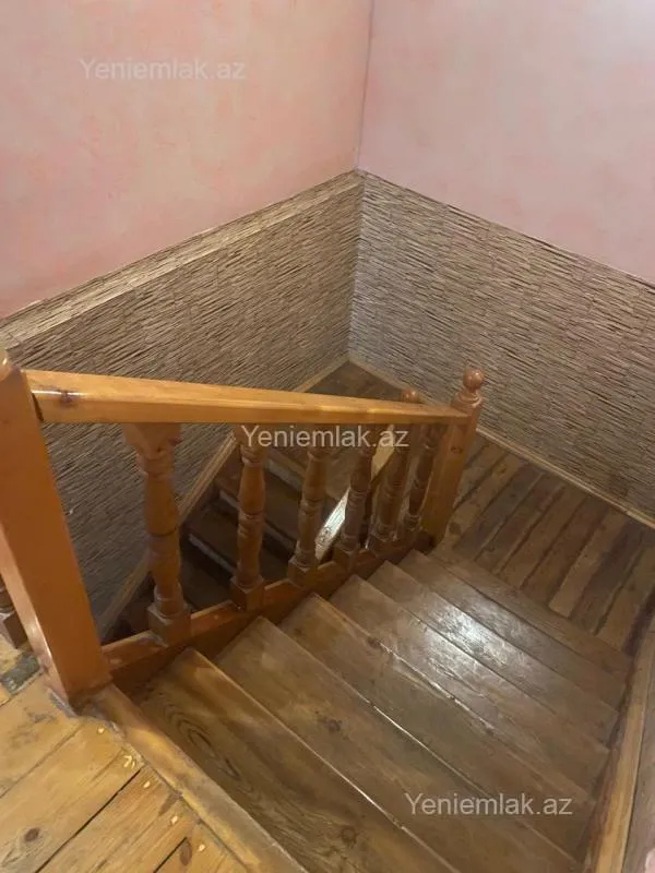 Satılır 7 otaqlı həyət evi 270 m²
