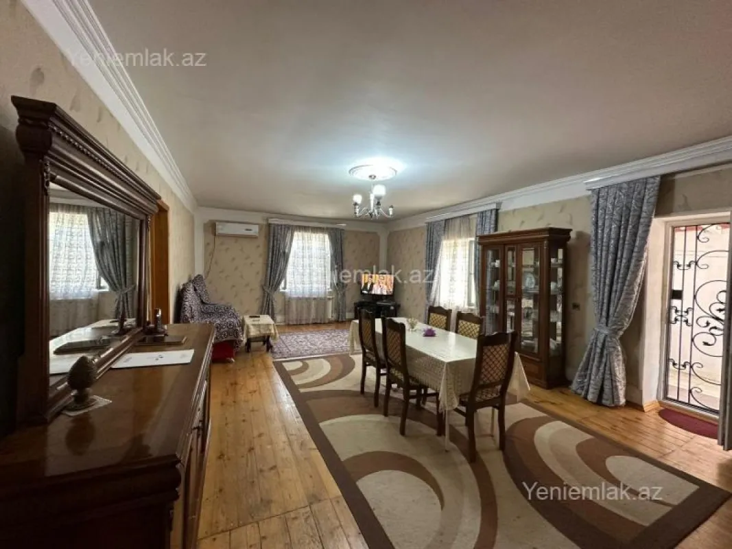 Satılır 7 otaqlı həyət evi 270 m²